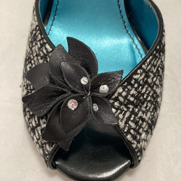 STEVE Madden Very Sexy Pumps - Picture 5 of 15